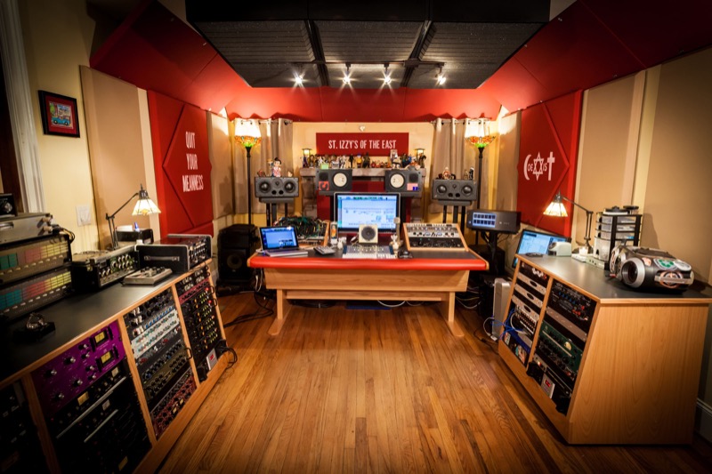 A view of music mixer Shane D. Wilson’s studio, “St. Izzy’s of the East,” featuring acoustical treatment solutions from Auralex® Acoustics.