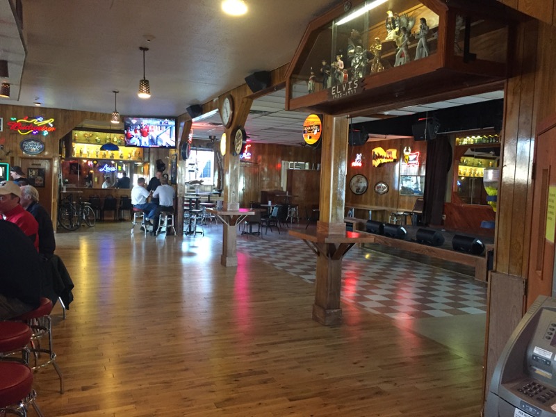 Lee's Liquor Lounge