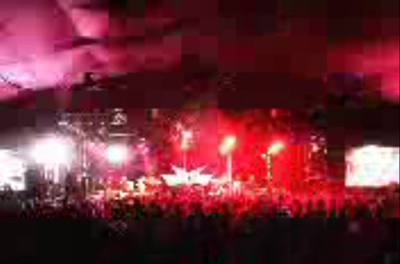 Lemaitre at the Coachella Gobi tent with CHAUVET Professional Nexus Aq 5x5 LED panels.