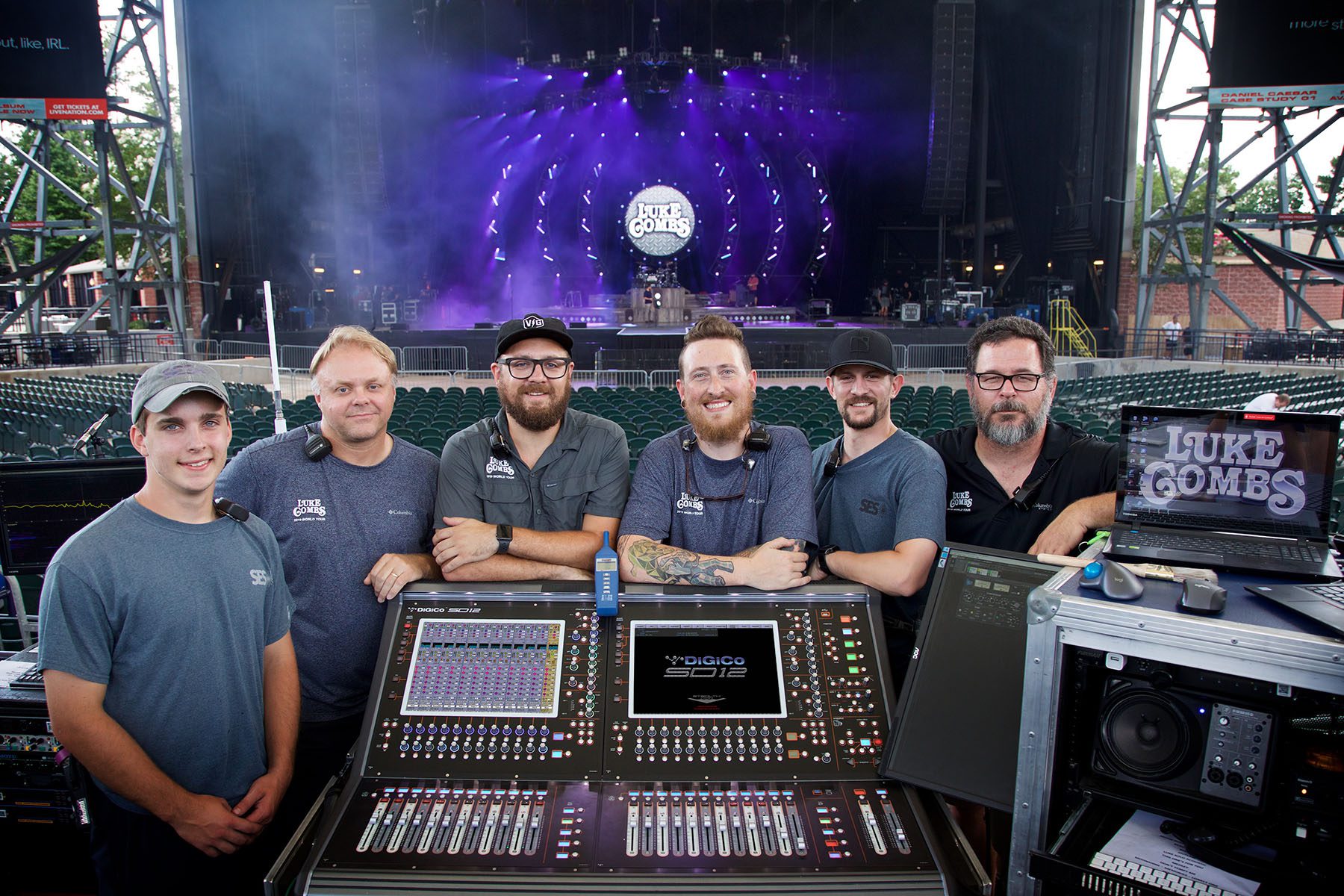 Photo (c) 2019 David Bergman
www.DavidBergman.net

Luke Combs
"Beer Never Broke My Heart" Tour
Support: Ray Fulcher, Cody Johnson

June 12, 2019
Verizon Wireless Amphitheatre at Encore Park
Alpharetta, GA