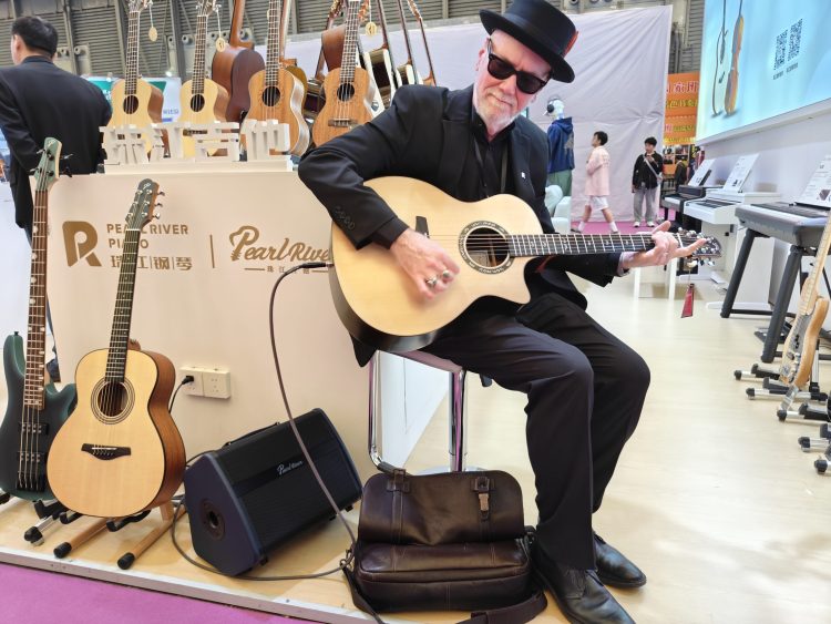 Mike Lawson playing the new Pearl River Mike Lawson Signature Guitar