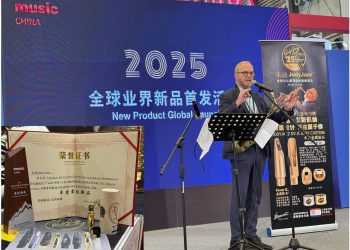 JodyJazz Founder & President Jody Espina presents the DV JC JODY CUSTOM at the Music China 2025 Best New Products Showcase