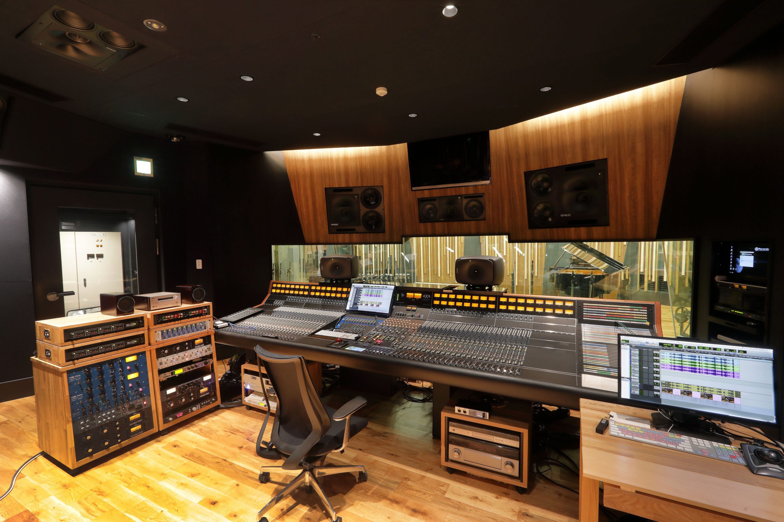 The main studio at Tokyo College of Music’s Nakameguro/Daikanyama campus, featuring Genelec monitors
