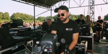 Michael Tomas Regina mixing on Avantis Solo at Lollapalooza 2024