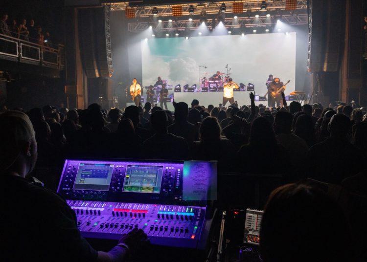 dLive S5000 surface at front of house for Common Kings