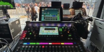 SQ-5 at front of house for Polyphia