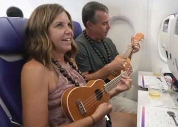 Guitar Center Lessons instructors taught passengers to play “Hello Aloha, How are you?” on their new ukuleles on the Southwest Airlines® flight from Long Beach to Honolulu, on Friday, September 16