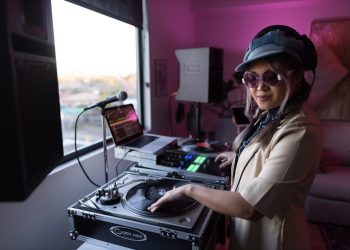 Velmalicious rehearsing with her new BASSBOSS system